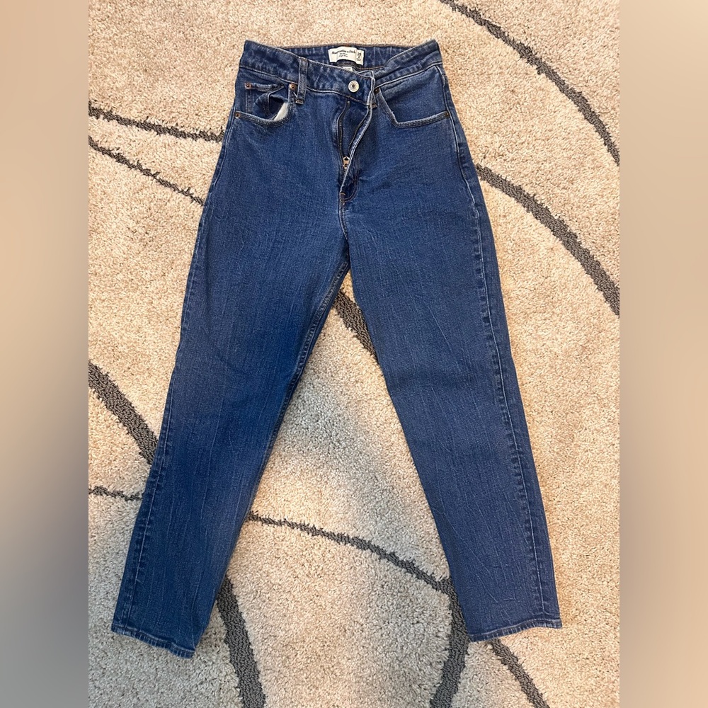 Abercrombie The Mom High Rise Curve Love Jeans